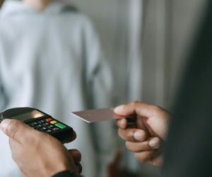 Czym jest pożyczka pod obrót z terminala i kto może z niej skorzystać?