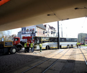 Groźny wypadek na Jagiellońskiej! Autobus zderzył się z tramwajem. Są poszkodowani!