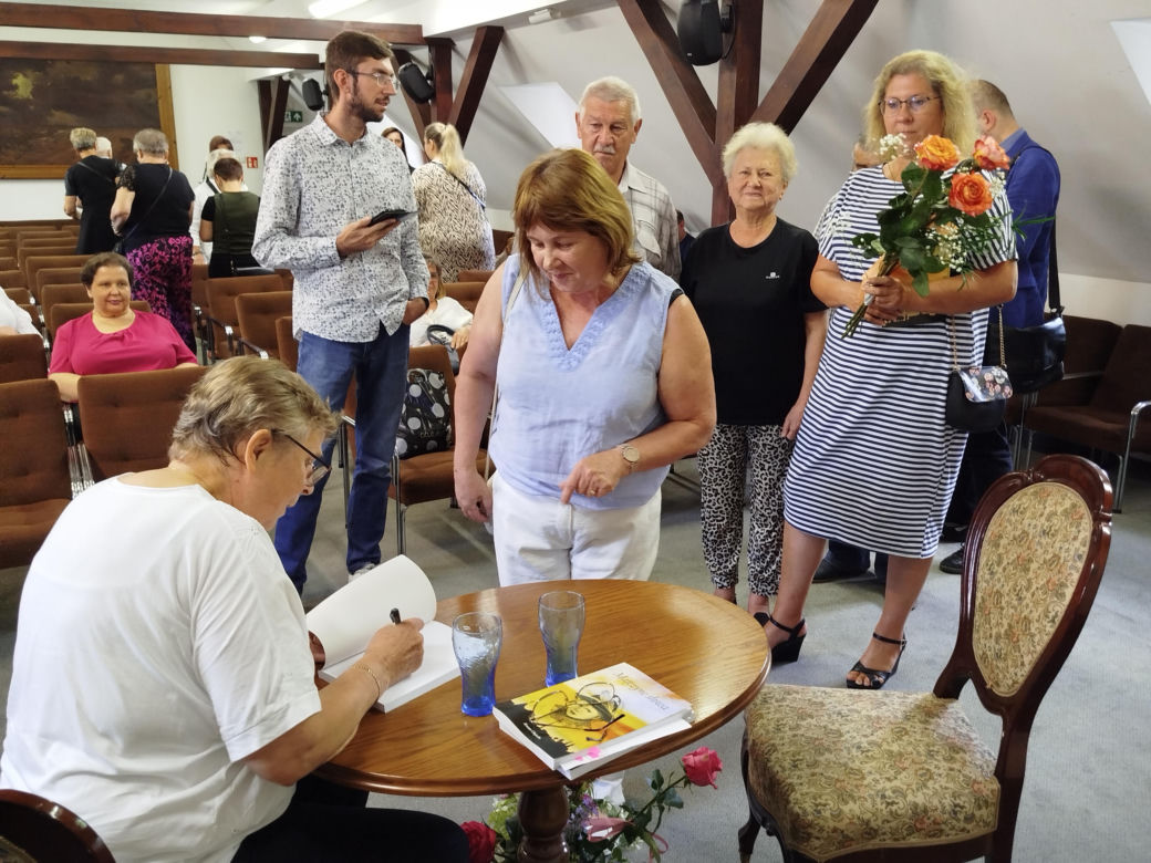 Uczestnicy wydarzenia mogli posłuchać o dotychczasowych dokonaniach literackich Renaty Chojeckiej