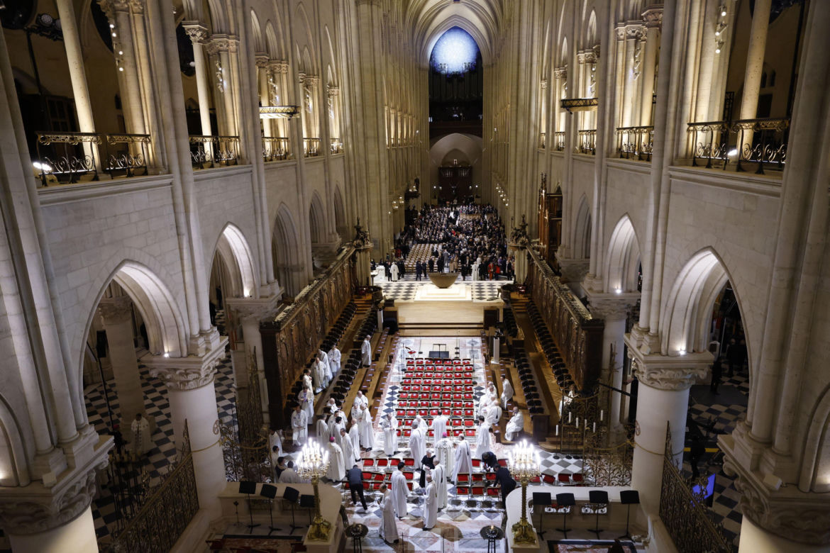 Paryż. Uroczyste otwarcie katedry Notre Dame