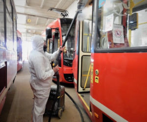 PARĄ W WIRUSA! Tramwaje Śląskie wytoczyły ZABÓJCZĄ broń przeciwko zarazie [ZDJĘCIA]