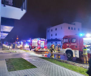 Po pożarze bloku na Woli mieszkańcy sfrustrowani. Wciąż nie możemy wrócić do własnych domów