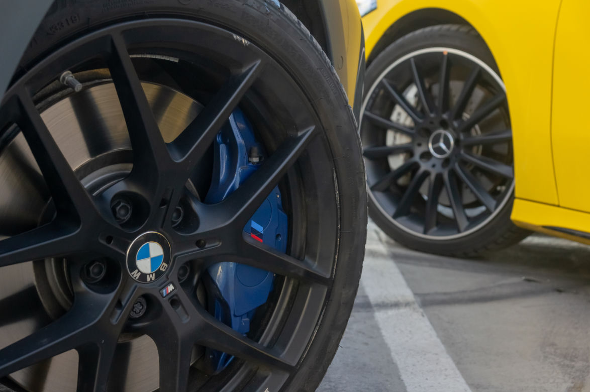 Mercedes-AMG A 35 4MATIC vs. BMW 120d xDrive