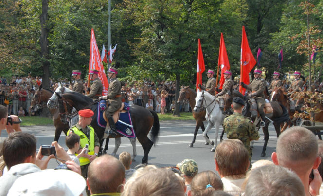 Wielka defilada w Warszawie. To Lech Kaczyński rozpoczął wojskowe pokazy w 2007 roku