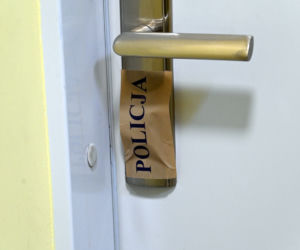 Zabił żonę i teściową, a potem wbił sobie nóż w serce? Makabra w Szczecinie