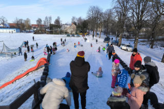 Sanki blisko Leszna. Gdzie warto pojechać zimą? Klonówiec czy Kościan?