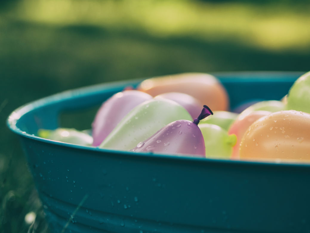 Bitwa na balony z wodą i wakacyjne zabawy z Fundacją Dwa Ognie