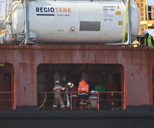 Pożar statku w Nowym Porcie w Gdańsku. Jednostka pływa pod banderą Cypru, a na jej pokładzie przebywało 25 członków załogi