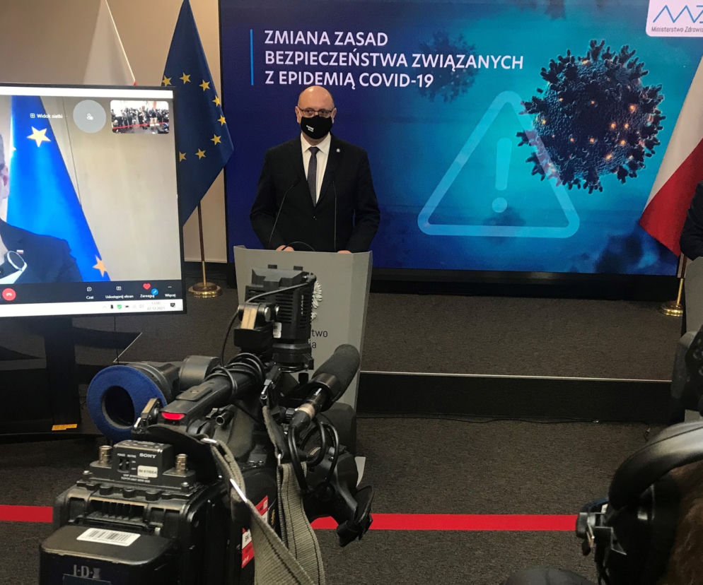 Obowiązkowe szczepienia dla medyków, nauczycieli i służb mundurowych od 1 marca 2022r.