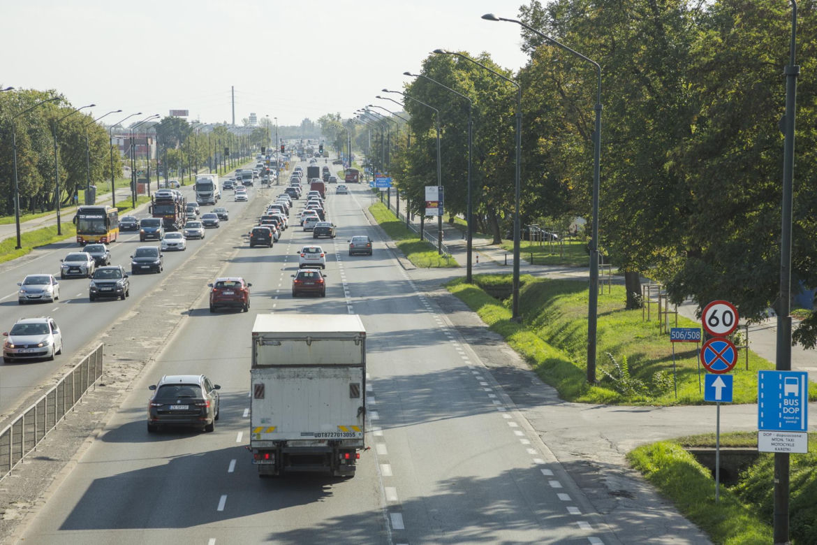 Buspas na Puławskiej krytykowany przez aktywistów. Ratusz nie widzi problemu 