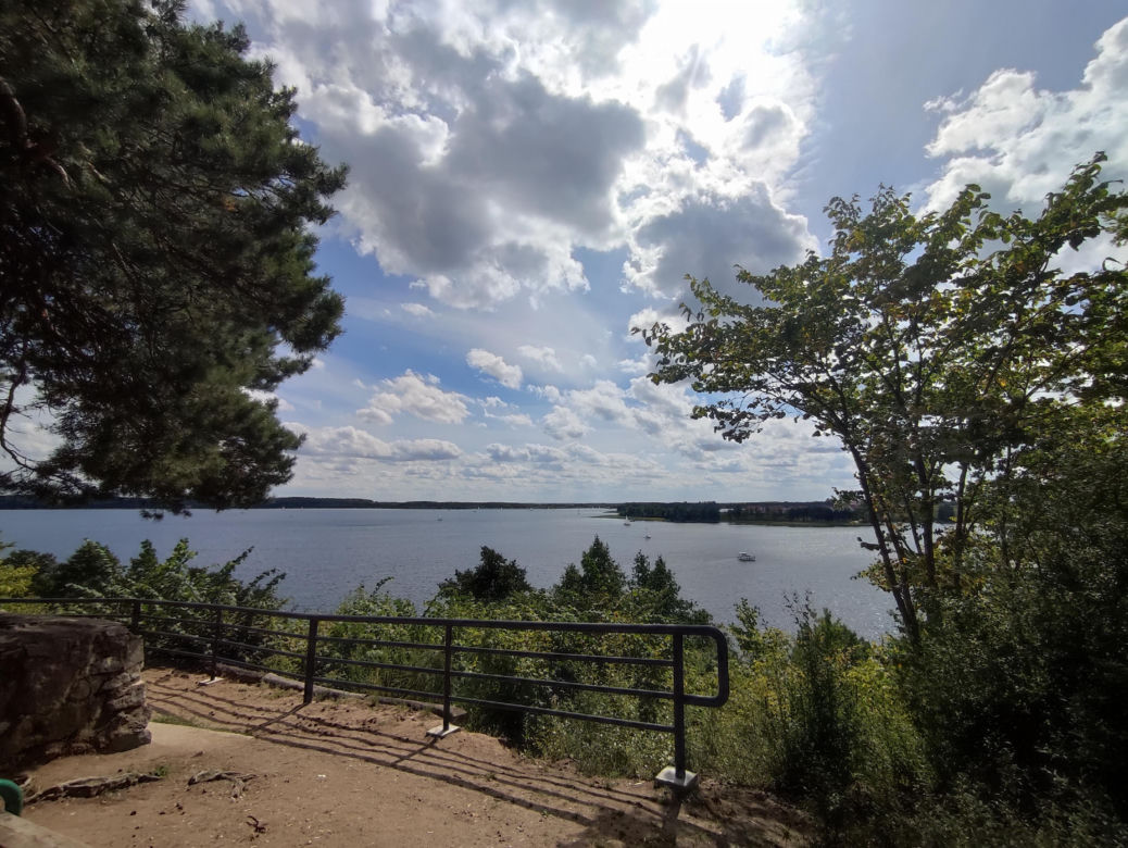 Punkt widokowy nad jeziorem Święcajty. Zapiera dech w piersiach! [ZDJĘCIA]