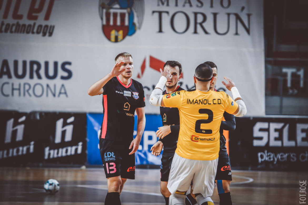 FC Toruń - Constract Lubawa 2:4, zdjęcia z zaległego meczu w Arenie Toruń