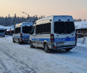 Zastępy policji pod Wielką Krokwią