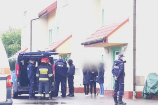 Bochnia: Mężczyzna zabarykadował się w bloku i groził jego wysadzeniem [ZDJĘCIA]