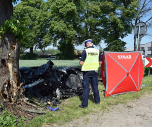 Z Audi A6 został tylko tył. Kierowca zginął na miejscu