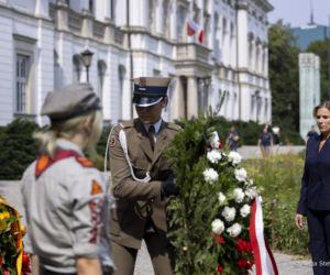 Marta Nawrocka w hołdzie bohaterkom Powstania Warszawskiego. Piękny gest