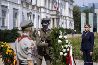 Marta Nawrocka w hołdzie bohaterkom Powstania Warszawskiego. Piękny gest