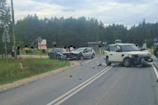 Karambol na DK-19 w Kózkach. Do szpitala przewieziono dwoje dzieci!