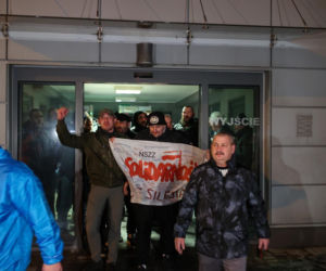 Górnicy PG Silesia wyjechali na powierzchnię po zakończeniu podziemnego protestu