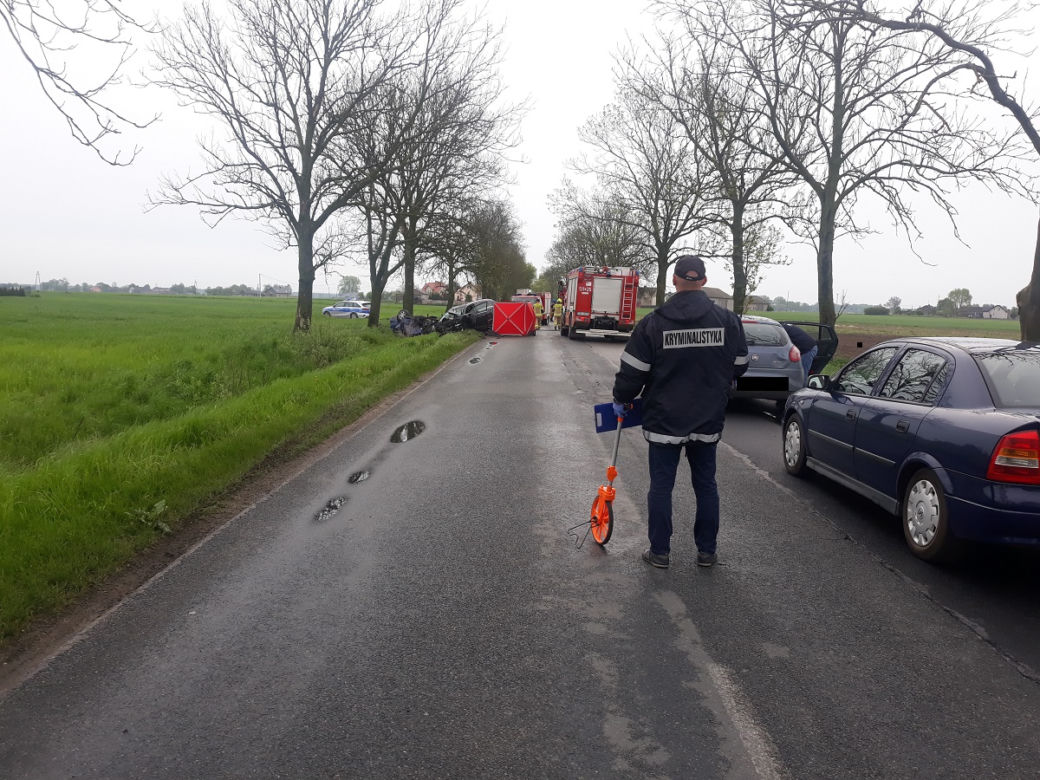Koszmarny wypadek w miejscowości Kotowy. Młoda kobieta i sprawca zginęli na miejscu
