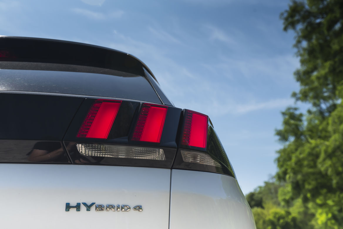 Peugeot 3008 GT HYbrid4 300 KM e-EAT8