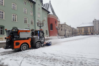 Potężny atak zimy w Krakowie! Śnieg nie odpuści, synoptycy nie mają dobrych informacji