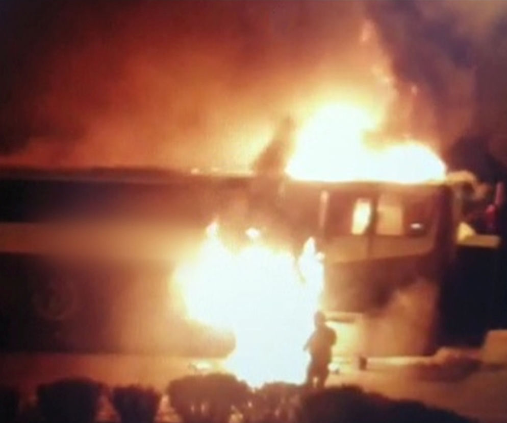 Pożar autobusu w centrum miasta. Przerażające nagranie!