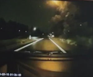 Wypadek na Trasie Łazienkowskiej - nagranie z momentu uderzenia