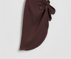 To najmodniejsza spódnica tej wiosny. W Reserved znajdziesz idealne modele