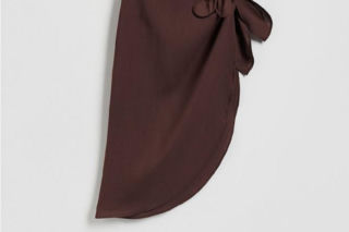 To najmodniejsza spódnica tej wiosny. W Reserved znajdziesz idealne modele