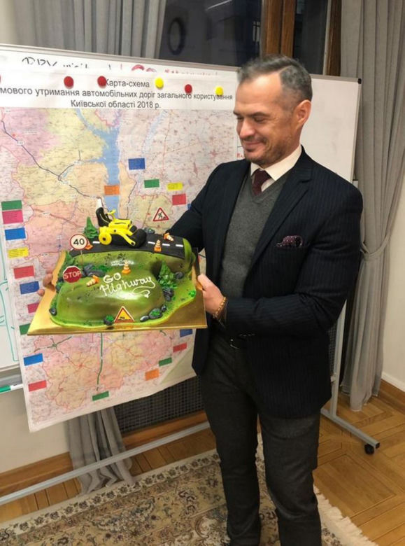 Ukrainiec Nowak zarabia więcej niż premier