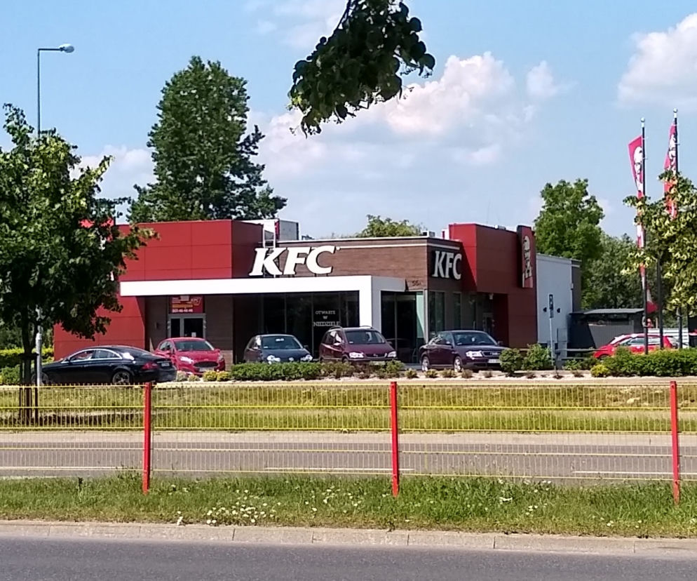 Białystok: Restauracje KFC. Godziny otwarcia w dni robocze, święta i niedziele niehandlowe, adresy, telefony