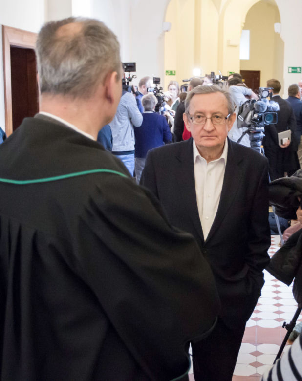 Józef Pinior oskarżony o branie łapówek