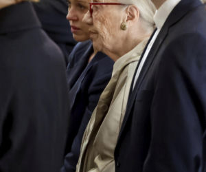 Monika Olejnik na pogrzebie senatora Piesiewicza. Towarzyszył jej ukochany