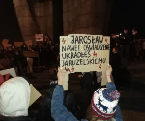 Rzeszów nadal strajkuje! Kobiety znów wyszły na ulice miasta [ZDJĘCIA, WIDEO]