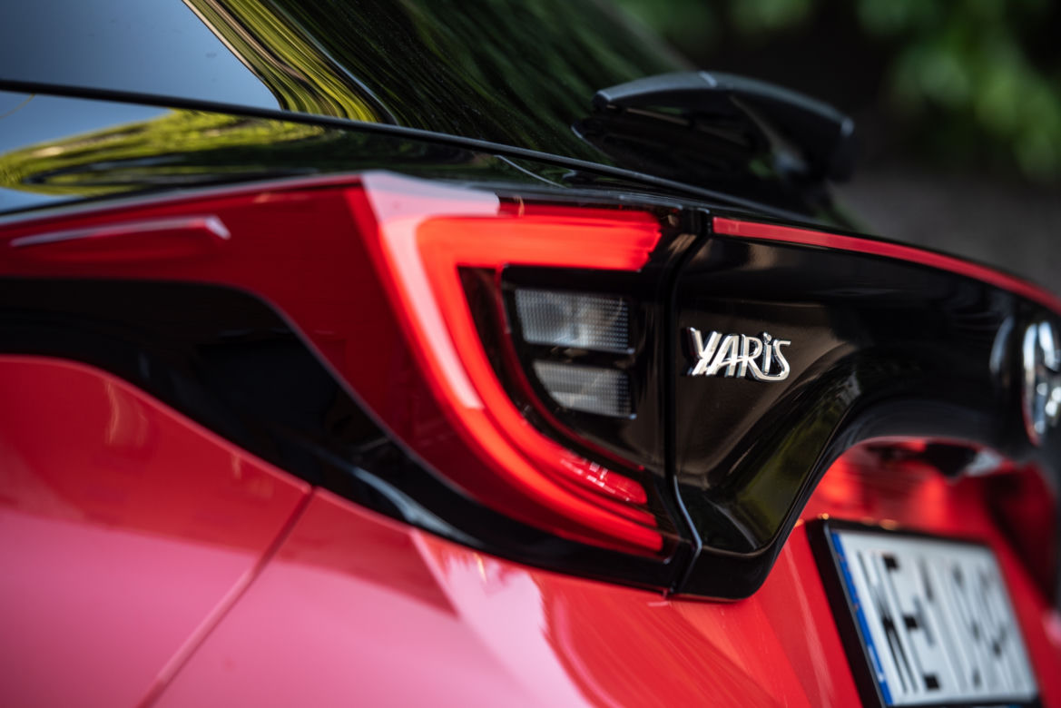 2020 Toyota Yaris 1.5 HYBRID Premiere Edition (Tokyo Fusion)