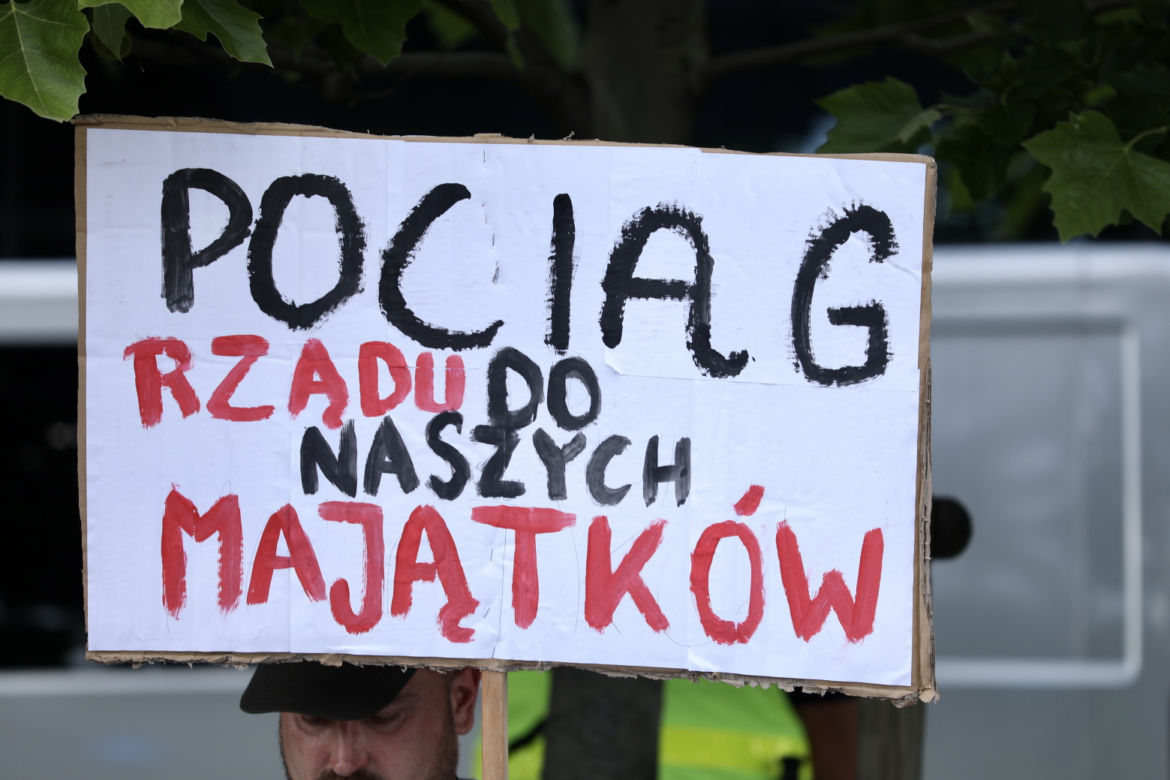 Rolnicy w stolicy przeciwko CPK. Protest przy dworcu zachodnim przed siedzibą spółki