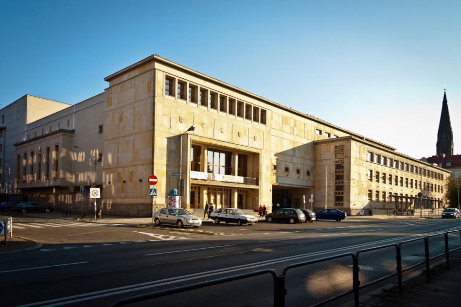Tak wygląda Pałac Młodzieży. To architektoniczna perełka Katowic! 