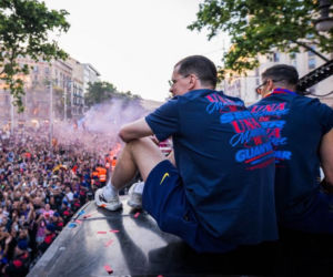 Robert Lewandowski i Wojciech Szczęsny na fecie Barcelony