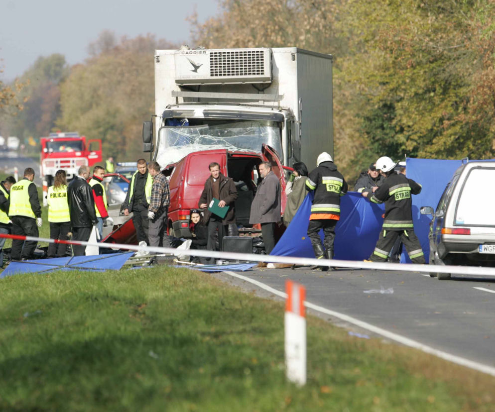 Wypadek pod Nowym Miastem: Policja bada dwie wersje zdarzeń