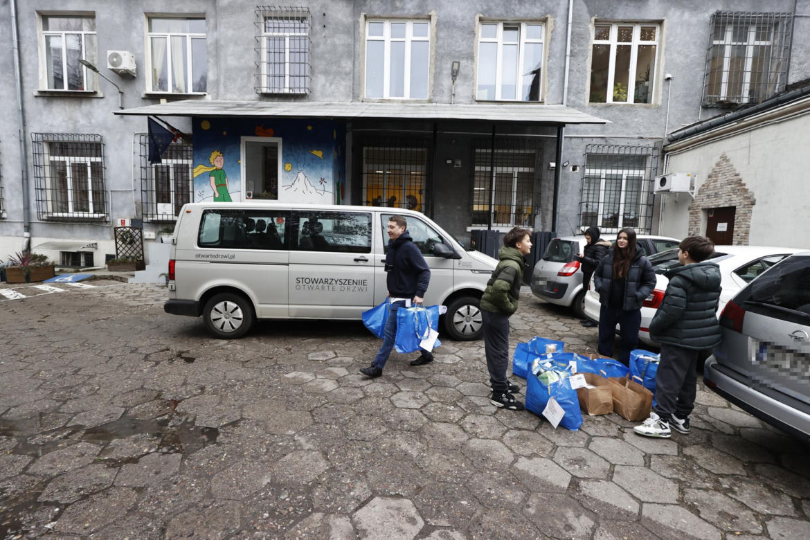Zanieśliśmy Wigilię seniorom na Pradze. Ekipa "Super Expressu" razem ze stowarzyszeniem "Otwarte Drzwi"