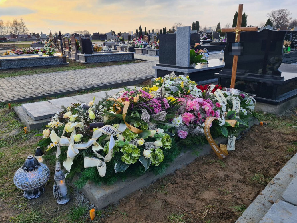 Grób zamordowanego i spalonego Andrzeja B
