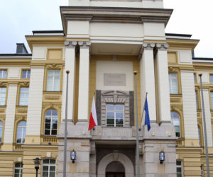 Polacy wskazali, kto byłby najlepszym premierem z prawicy