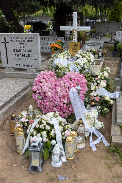 Widok grobu Zuzi łamie serce