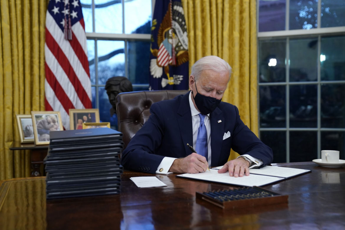 Biden wyrzucił Churchilla z Białego Domu! Oto kogo tam wstawił