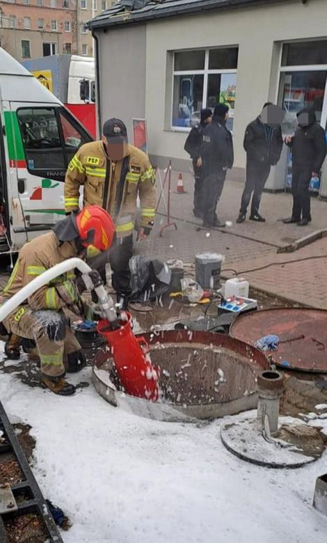 W czasie czyszczenia zbiornika doszło do wybuchu na stacji benzynowej. Zginą mieszkaniec Miasteczka Śląskiego