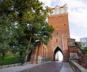 Jedna z najsłynniejszych bram w Polsce. Ponad 130 schodów prowadzi do pięknej panoramy
