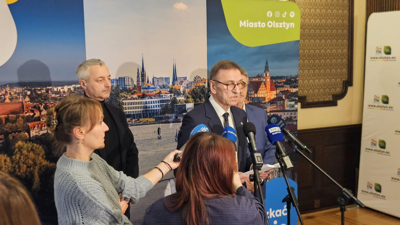Poszerzenie granic administracyjnych Olsztyna kosztem Stawigudy i Dywit: mieszkańcy gmin protestowali przed ratuszem, byli prezydenci miasta popierają