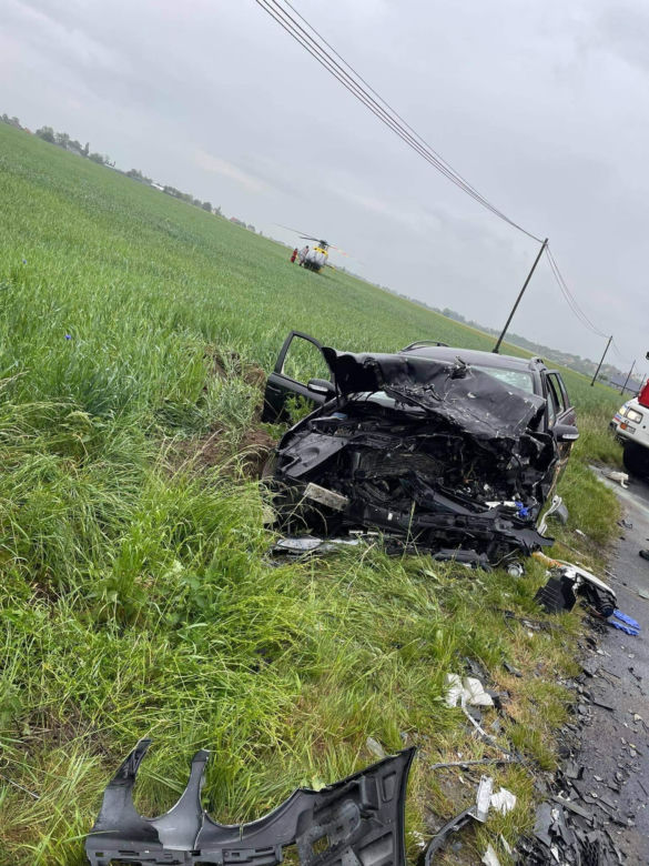 Koszmarny wypadek w Łankowicach koło Kcyni. Kierowca nie żyje, trzy kobiety w szpitalach