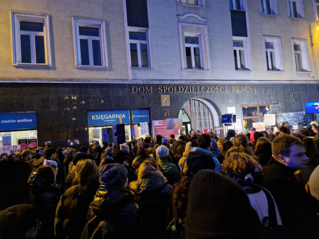 Marsz przeciwko przemocy po brutalnym ataku na 25-letnią Lizę